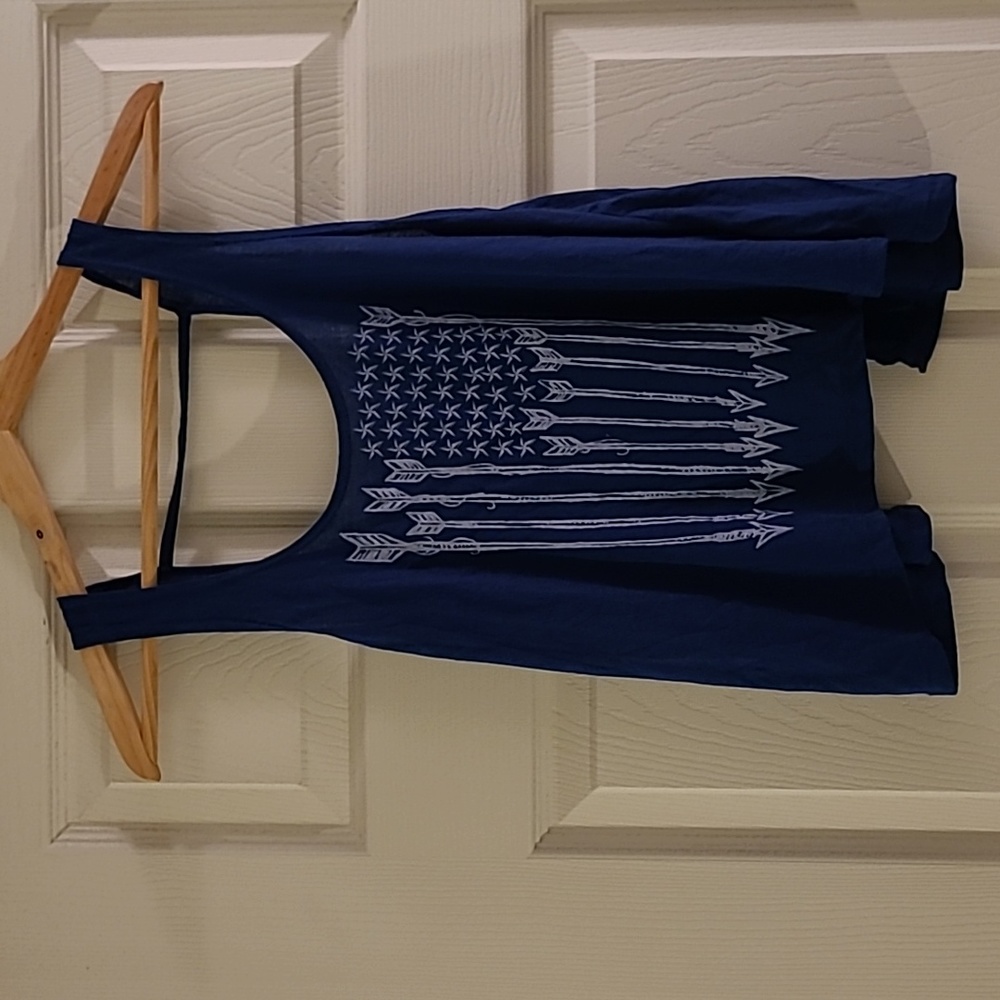 Full tilt, Blue open-back, loose-fit crop top w/tribal American flag graphic, S